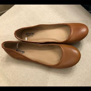 Tan ballet flats - never worn!